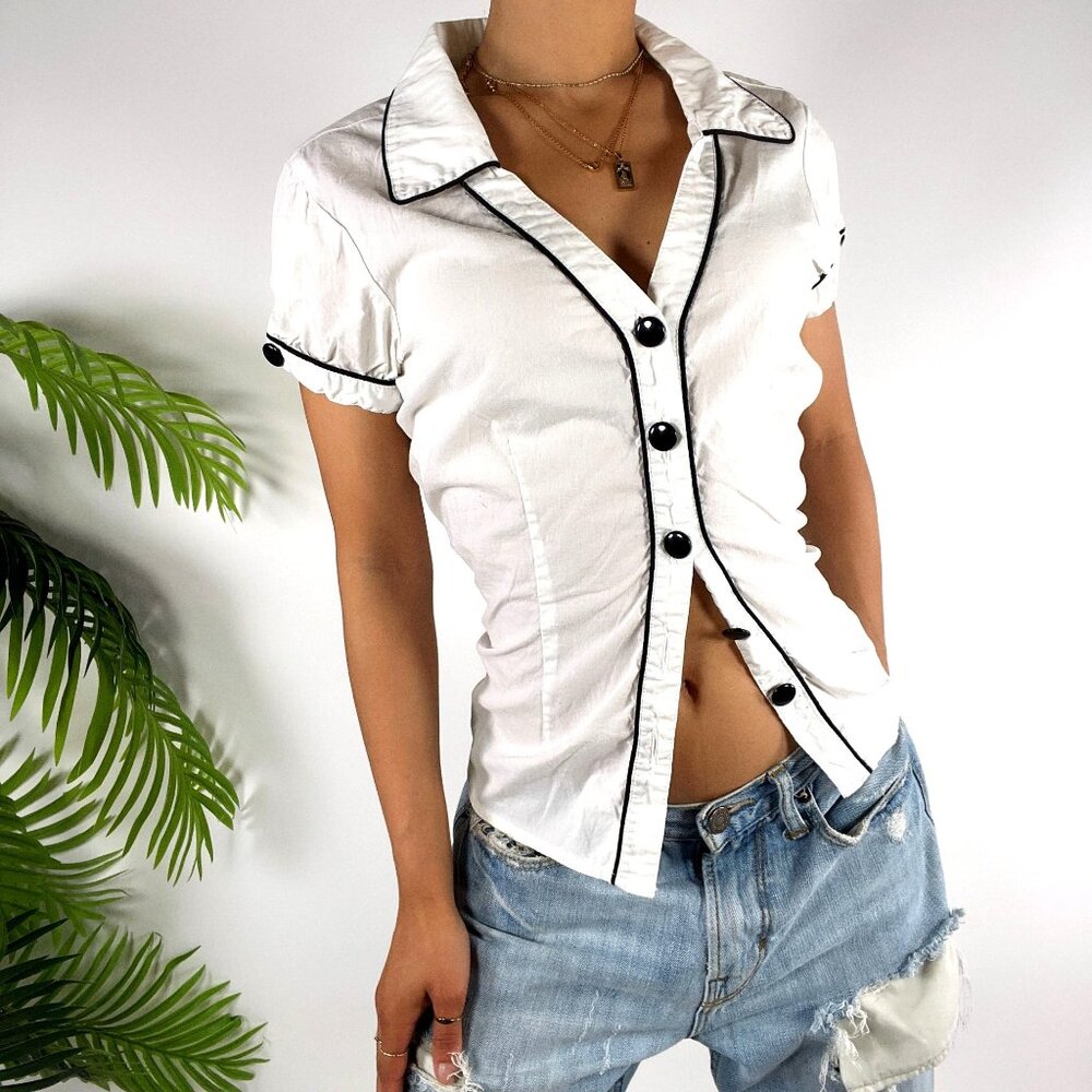 Vintage Y2K White Rockabilly Retro Short Sleeve Collared Button Up Blouse / L